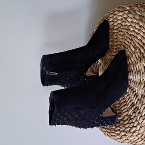 NWOT Sam Edelman Womens Heath‎ Black Suede Ankle Booties Metal Studs Zip S-6